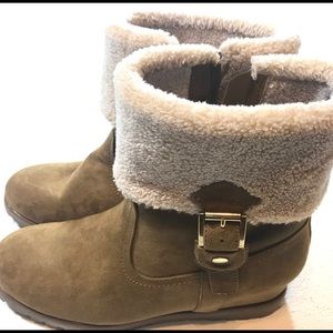 TOMMY HILFIGER Booties, Size 8